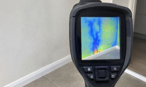 Thermal imaging of a damp wall